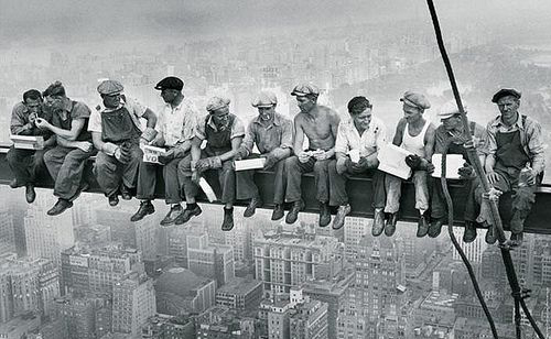 Нью-йоркские рабочие-строители на 69-м этаже?