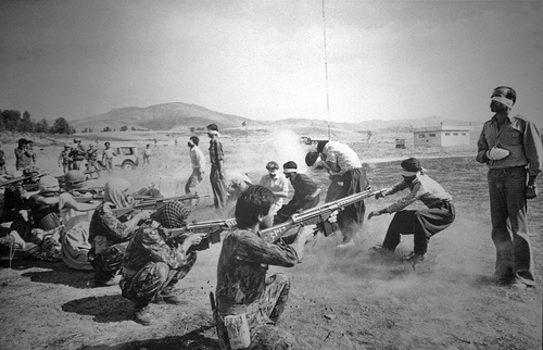  1980 г. Джахангир Разми за фотографию расстрельной команды в Иране 