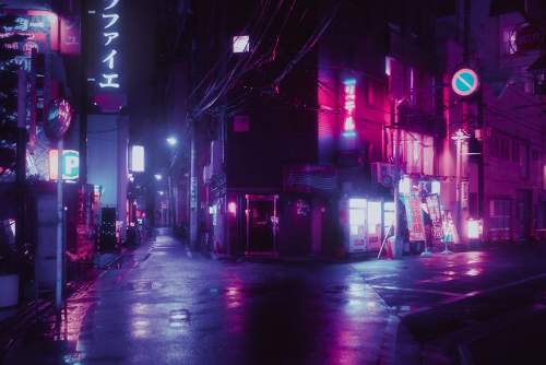 Сюрреалистический ночной Токио