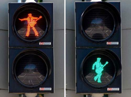 Сигналы пешеходного перехода во Фридберге, Германия, городе, где Элвис Пресли служил в армии США