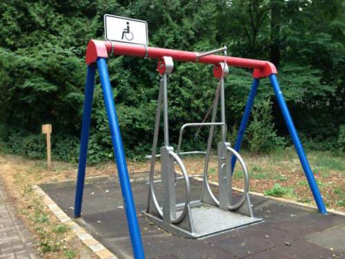 Качели для инвалидных колясок в Германии