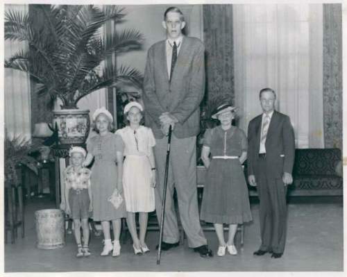 Роберт Уодлоу, самый высокий человек в истории (8 футов 11 дюймов)