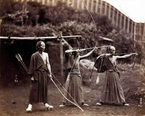 Три лучника старой школы в Японии, 1860-е гг.