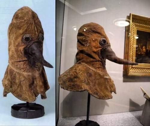 Подлинная маска чумного доктора XVI века сохранилась и выставлена ??в Немецком музее истории медицины