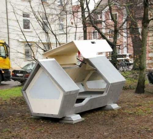 В немецком городе установили несколько капсул для бездомных, оснащенных теплоизоляцией