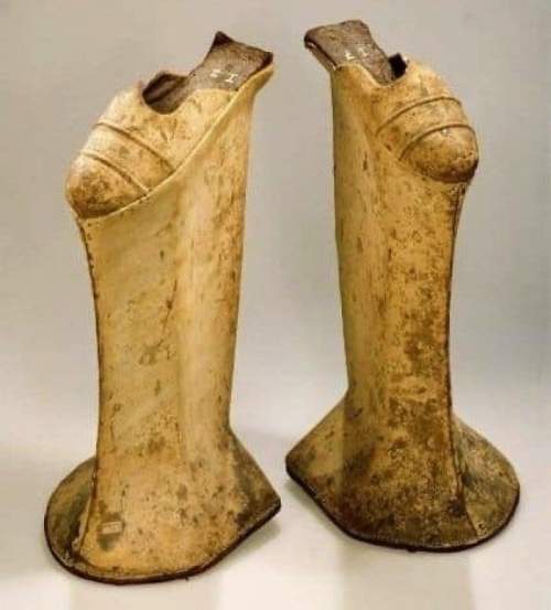 Шопены ? это туфли на платформе, которые носили женщины в 15, 16 и 17 веках.
