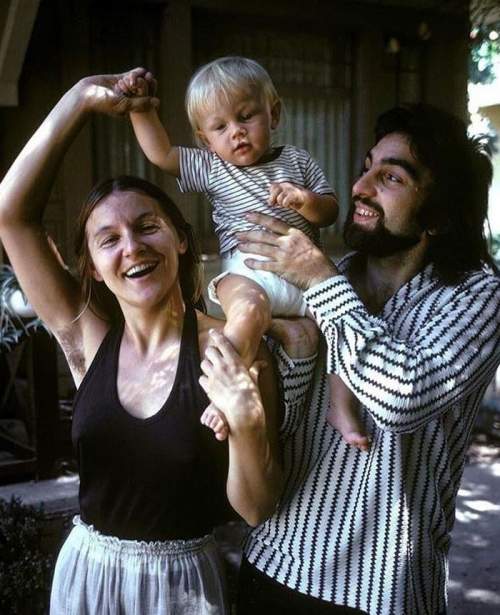 Леонардо ДиКаприо с родителями, 1976 год.