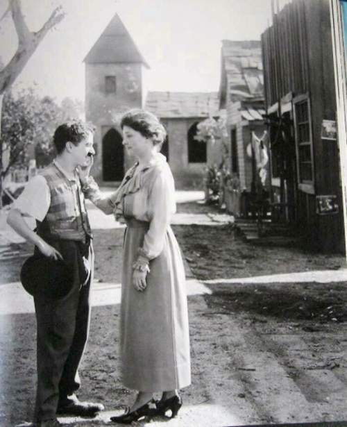 Встреча Чарли Чаплина со слепоглухой американской писательницей Хелен Келлер, 1919 год.