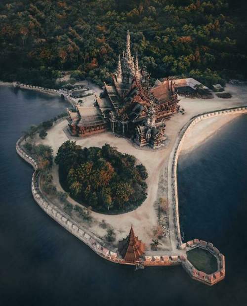 Храм Истины в Паттайе, Таиланд