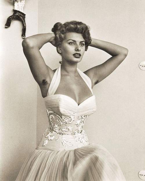 Софи Лорен на фото Ормонда Джильи, около 1955 года.