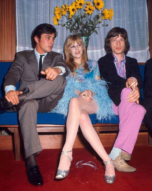 Алэн Делон, Марианна Фейтфул и Мик Джаггер в Париже, 1967 год.