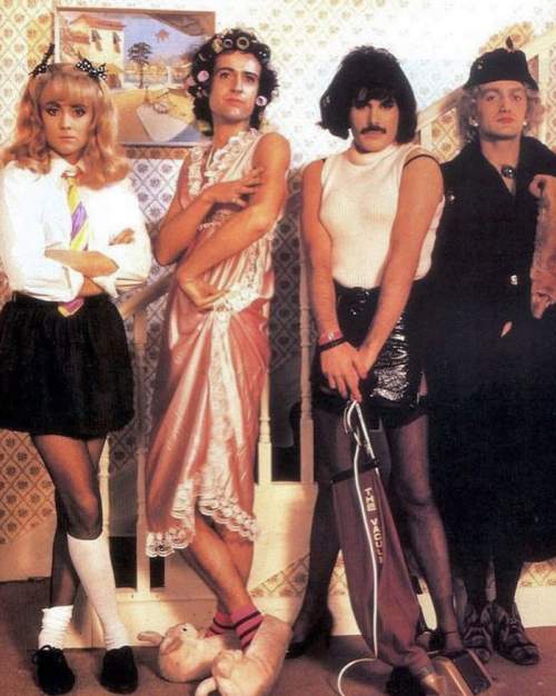 Queen на съемках музыкального клипа ?Я хочу вырваться на свободу?, 1984 год.