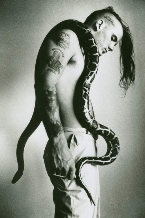  1992 г. Джон Каплан за серию фотографий, изображающих поколение 21-летних 